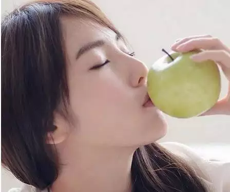 1、49歲的鼠和54歲的羊婚配合嗎:鼠與羊相配的婚姻如何 在一起好嗎