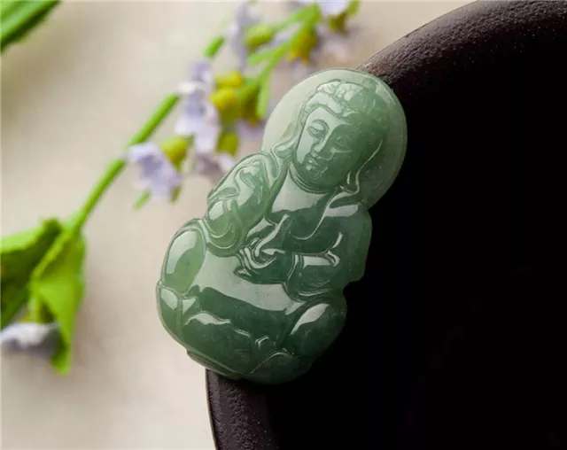 屬相戴玉器有哪些考究：帶生肖玉吊墜有什麼考究？