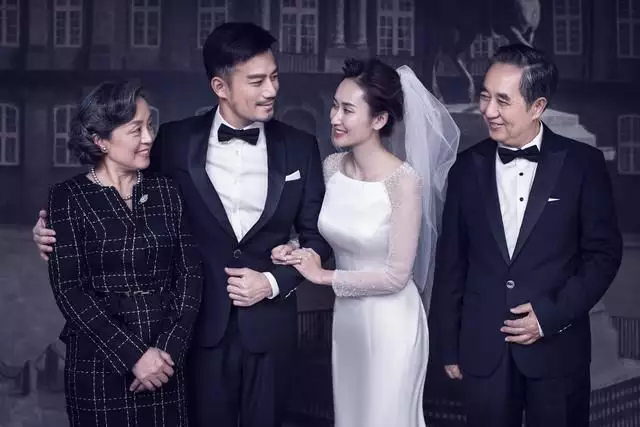 7、男人如果在外面有小三，他會晚上按時回家嗎，會讓老婆隨便翻他手機嗎，會讓老婆去他工作地方嗎？