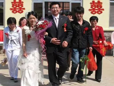 結婚屬相衝能當伴娘嗎：屬相相衝不能做伴娘嗎