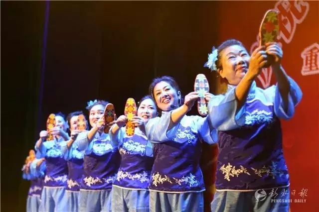 2、重慶彭水結婚配的音樂太好聽了:適合在結婚當天播放的歌曲