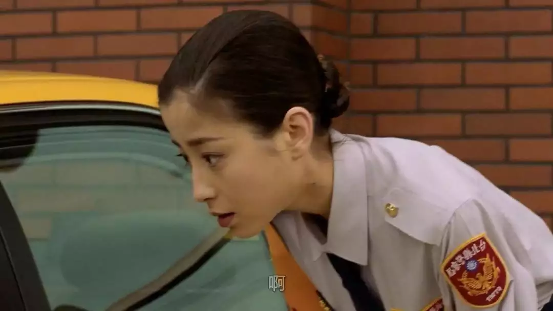 1、運轉手之戀男主開的什麼車:出租車司機追女的叫什麼名字？