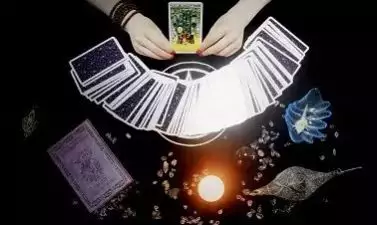 3、塔羅牌測試最近運勢:使用塔羅牌占卜，可以預測到幾年後的事情嗎？