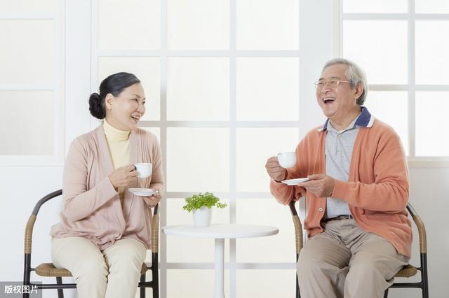 8、六十歲老人男女婚配怎麼樣:老人六十六歲生日有什麼考究?