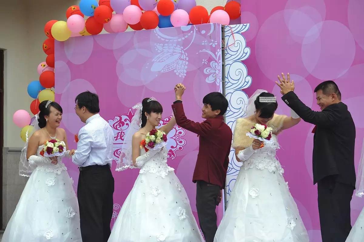 1、大金鼠的最佳婚配屬相:屬鼠的屬相婚配表 男女屬鼠的和什麼屬相最配