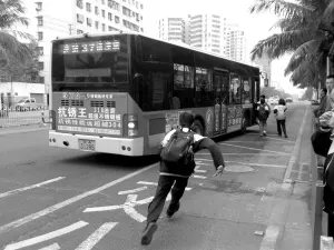 8、見一次面做3次在車上:見了三次面，做了三次愛！他愛我嗎？跪求！