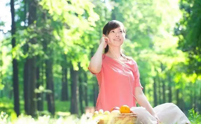 1、女人二婚命的化解方法:算命說我是犯二婚，請問可不可以化解