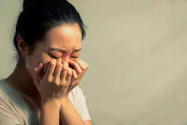 4、老公有外遇現在分居:目前自己還沒有找到合適的人,是托着,還是儘快離婚？