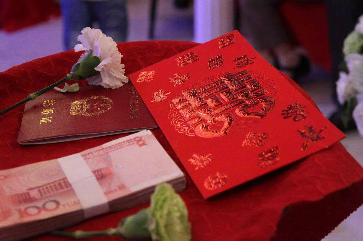 1、網上算婚姻的准嗎:生辰八字算婚姻准嗎
