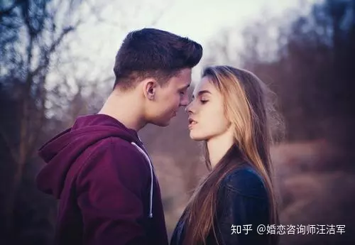 3、老公出軌了不解釋也不哄:出軌的男人回歸家庭，不是因為愛你，而是因為哪兩個字呢？
