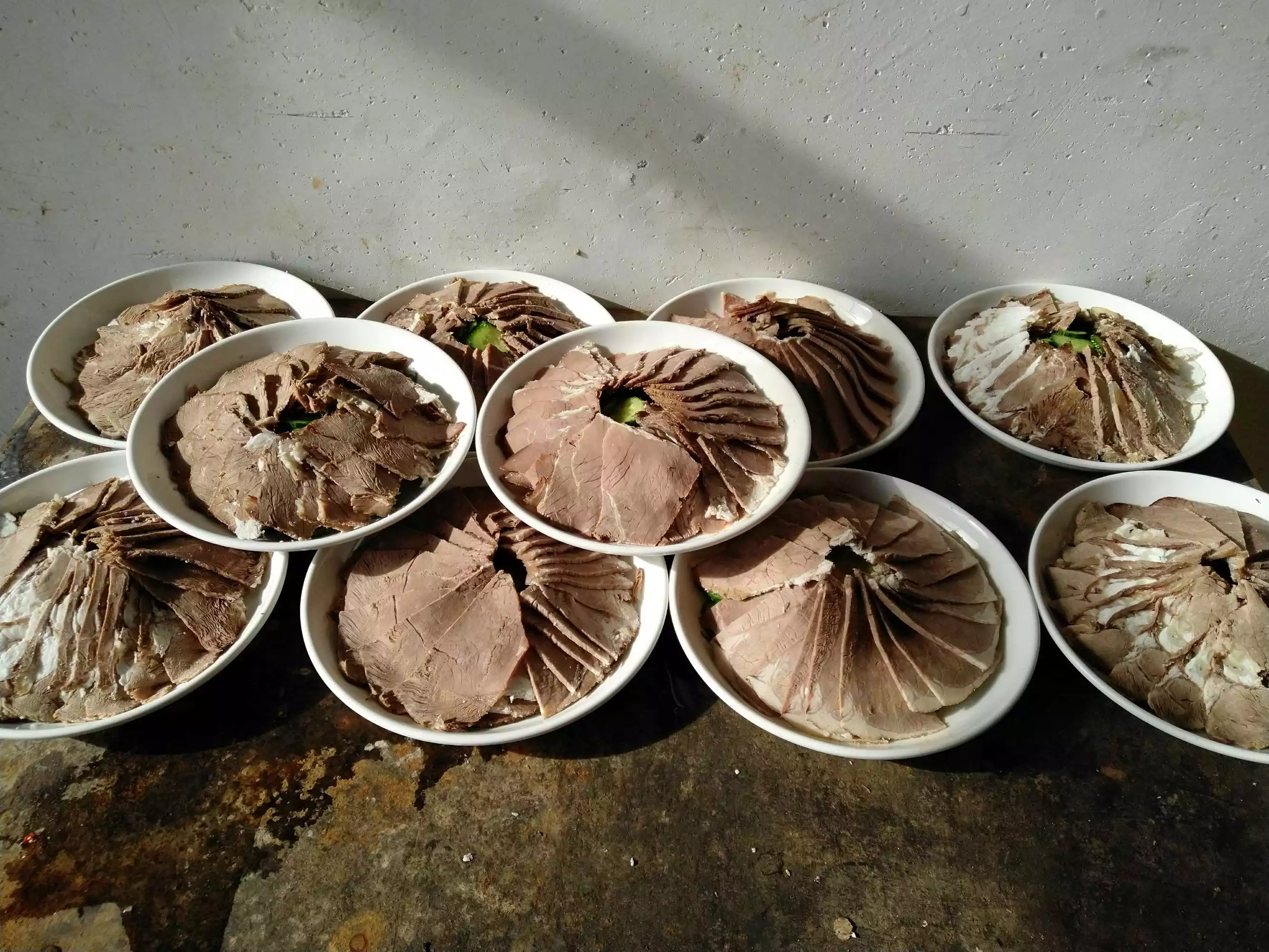年陰曆三月二十八酉時出生的,五行中屬什麼?缺什麼?