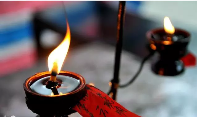 5、算命的說我有二婚命該怎麼辦:算命的說我是二婚的命，哪位幫我看下