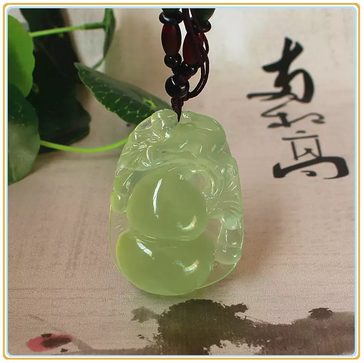 帶自己屬相吊墜好不好：選黃金吊墜（或其他項鏈吊墜），可以戴自己的生肖嗎？