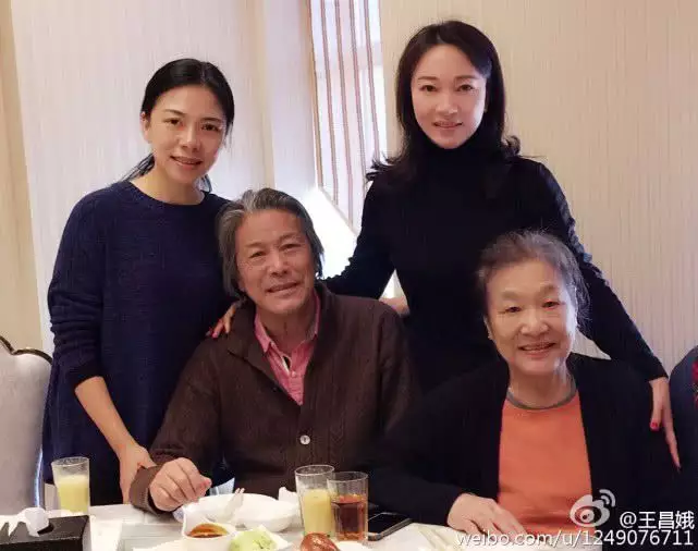 2、專家解讀姐弟戀差4歲:姐弟戀大個多少歲算正常呢？