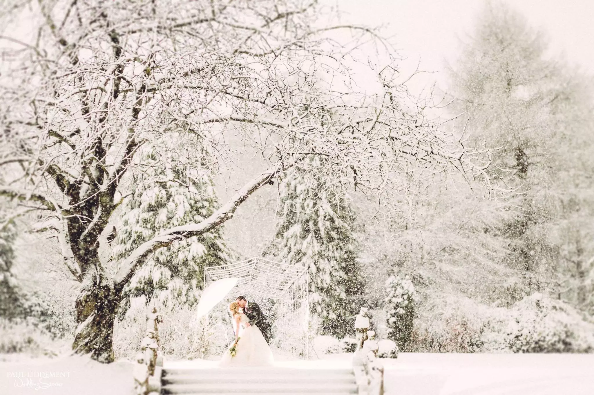 1、大雪天結婚好不好:結婚那天下大雪是不是不吉利？