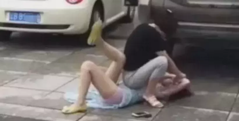 4、老公說跟小三斷了,小三也一直糾纏,不肯放手，可我懷疑老公沒有斷，上班偷偷聯繫