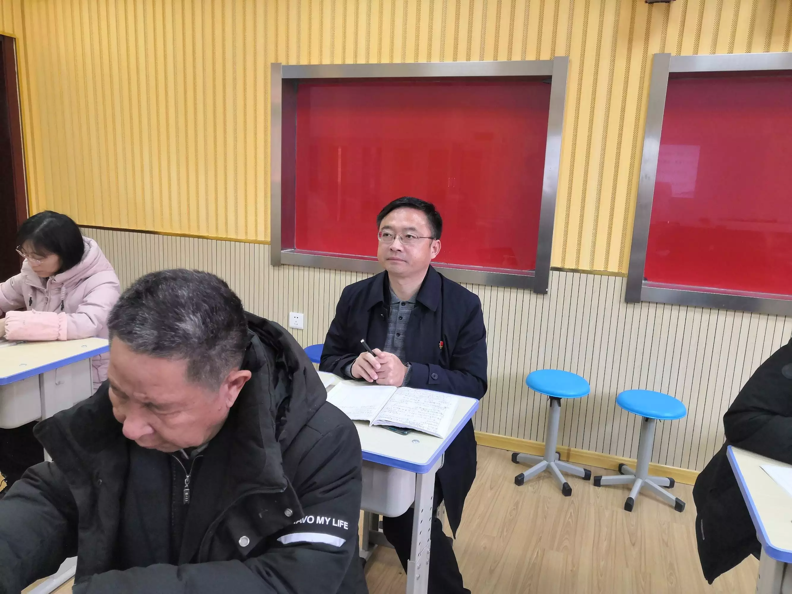 轉軸撥弦二三聲形容什麼屬相：轉軸拔炫二三聲說的是什麼生肖動物