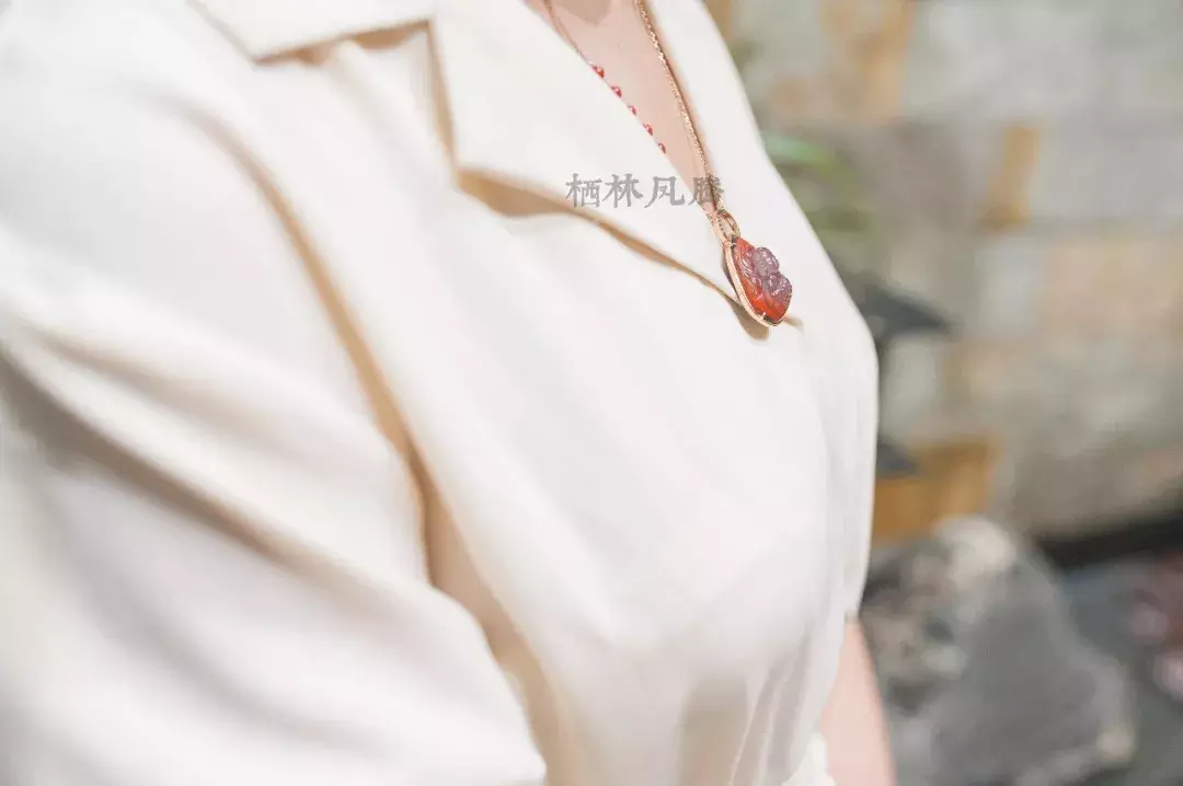 3、女人應該佩戴什麼轉好運:女人戴什麼可以轉運招財