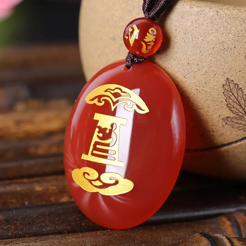 屬鼠的戴什麼屬相的吊墜好：屬鼠戴自己的屬相好嗎