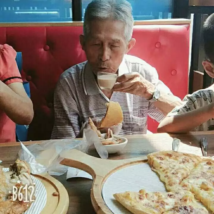 煮雞焚琴淚滿腮是什麼屬相：有沒有兩腮這個詞？