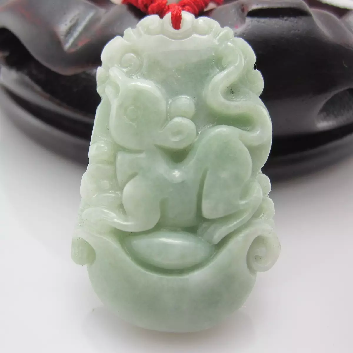 屬鼠的戴什麼屬相的玉佩：屬鼠帶什麼屬相的吊墜好