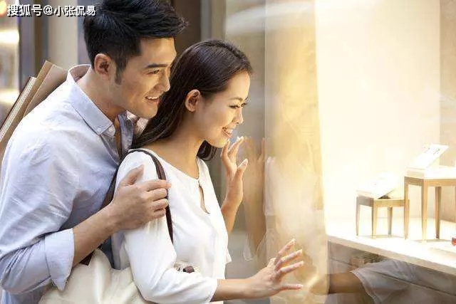 1、適合晚婚的人早婚了會怎麼樣:早婚會幸福嗎？晚婚好還是早婚好
