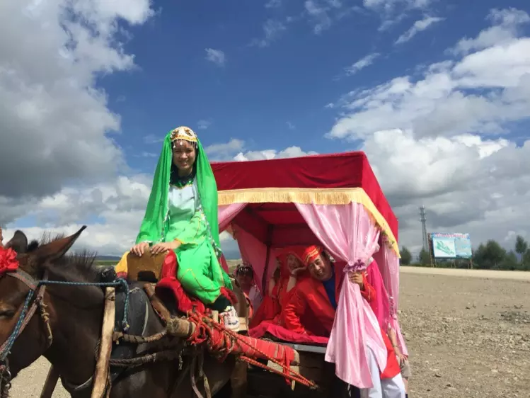 女方屬猴什麼屬相送親：新郎屬猴新娘屬狗結婚當天送親典禮時忌什麼屬相