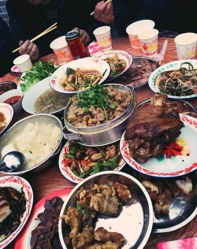 2、結婚擺酒要算日子嗎:想問下，所謂算日子結婚是指擺酒日期還是領證日期