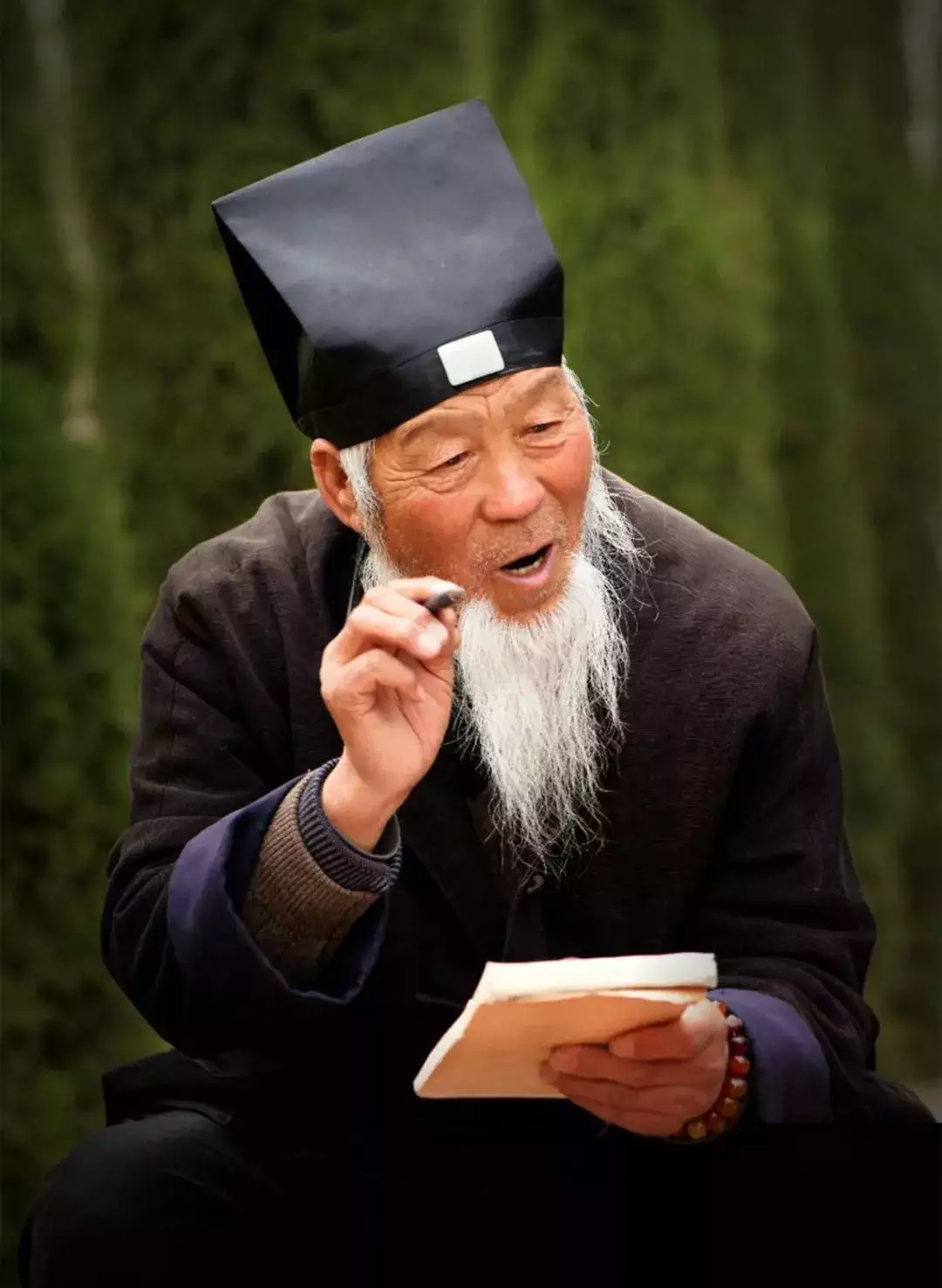 9、算命會不會算到隱私:燒香算卦的人會把隱私說出去嗎？