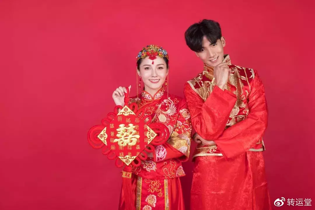 1、男龍一羊屬相婚配好嗎:女屬羊與男屬龍相配嗎