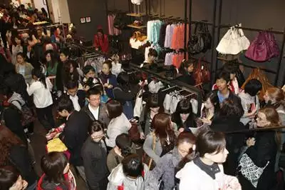 4、店裡生意不好怎麼轉運服裝店:店裡生意不好怎麼辦