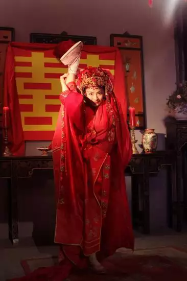 3、上婚天醫是什麼意思:“上等婚，中等婚，天衣婚姻”是什麼意思啊？
