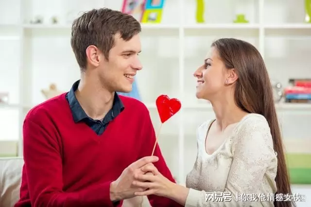 3、不肯花錢的婚外情男人:有婚外情的男人會主動給他的情人花錢嗎?