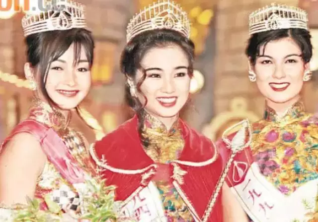 1、女主死了許多年,男主陪着她厥後又活了是一部玄幻，不記得名字了？
