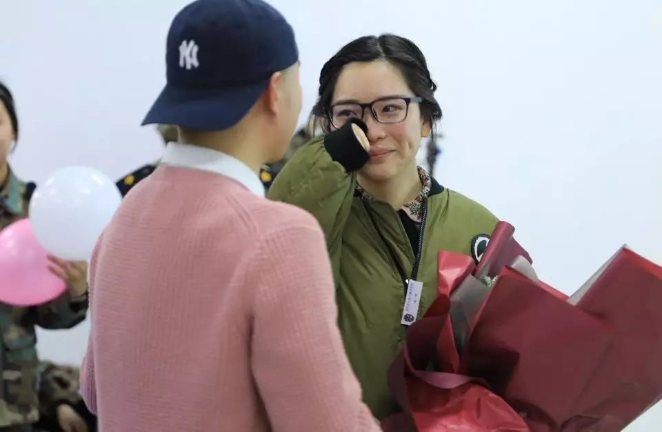 4、向老師求婚配音樂:婚禮上求婚歌曲，活躍搞笑的