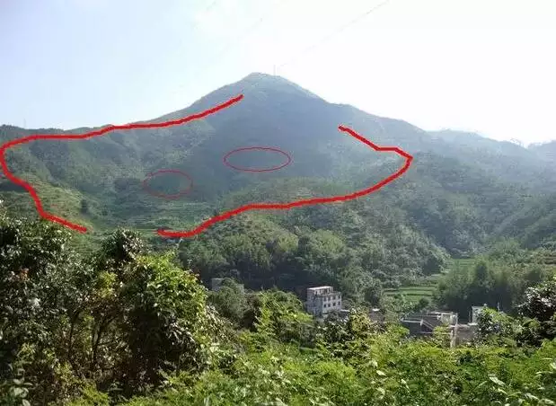 為去世三年的母親修墳立碑，修墳擇日需要和母親的八字、屬相相合，和屬相想沖是否可以?