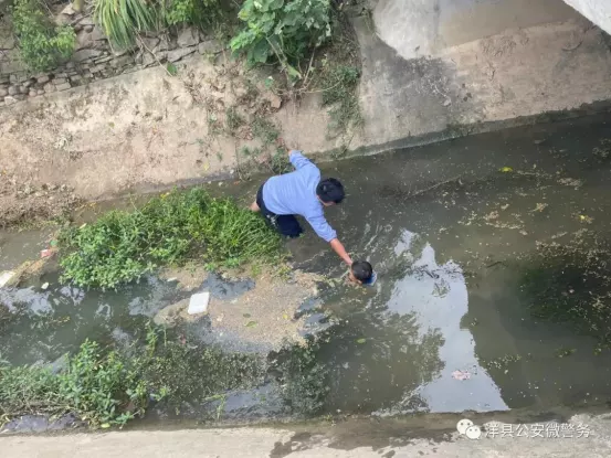 5、洞下水和山頭火婚配嗎:洞下水命和山頭火命相剋嗎，在一起好嗎