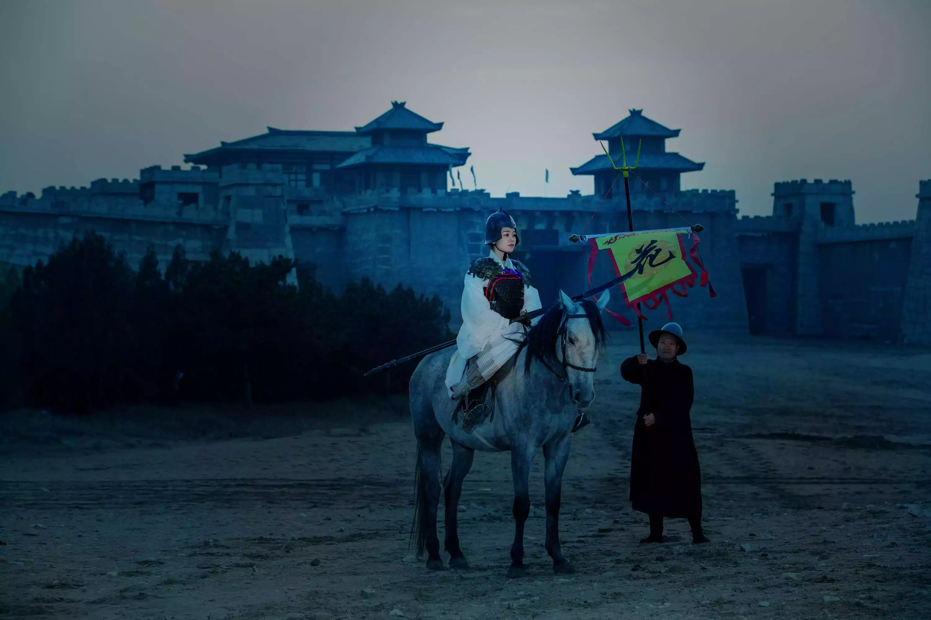 木蘭從軍為父志的屬相：只手遮天是叛賊，木蘭從軍為父志。比喻什麼生肖