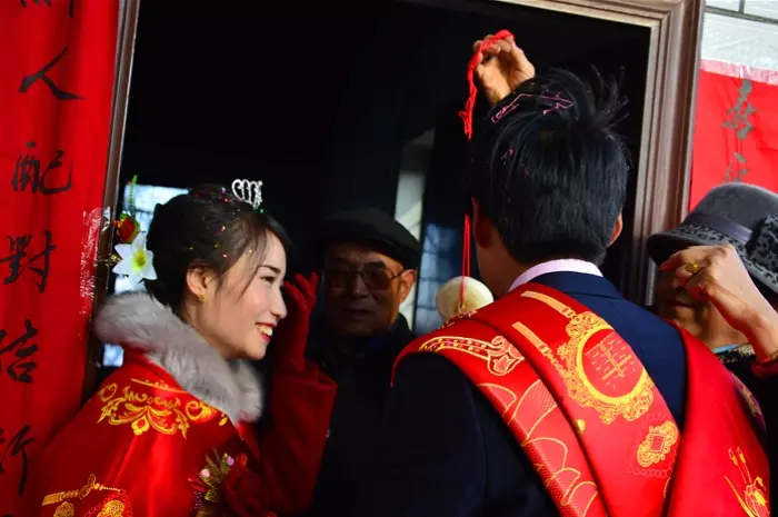 2、臘月結婚的好日子有哪些:今年臘月結婚黃道吉日