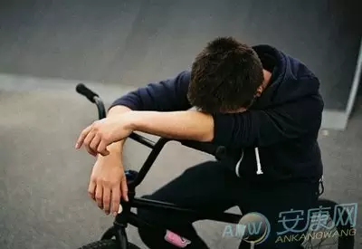 男生微信網名大全成熟穩重的文庫：顯得男生成熟穩重的微信昵稱有哪些？
