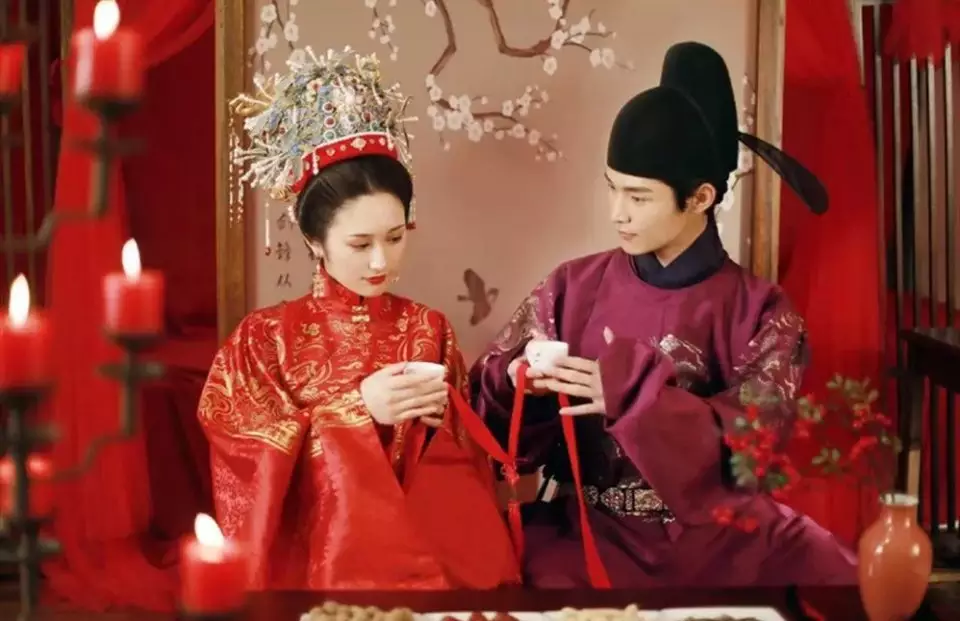 4、八字看幾歲結婚:八字如何看哪一年會結婚?