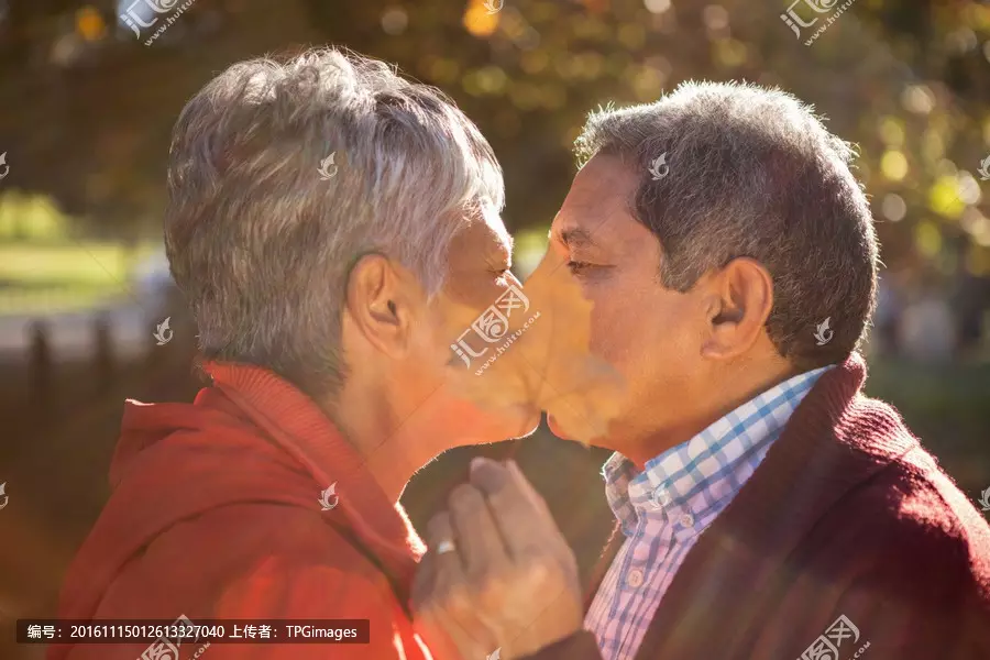 2、50歲男人對於情人的想法:五十歲的男人對愛人和對情人的感情區別是什麼