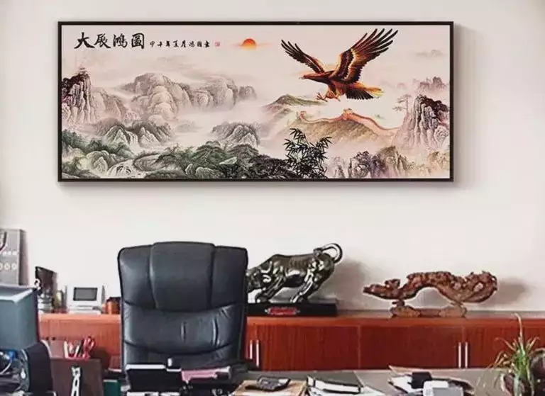 2、我屬兔的，一直想畫一幅龍畫掛在客廳，不過想到龍和兔相剋的，掛畫對運勢是不是會有什麼影響