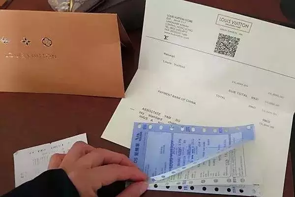 2、從美國郵寄LV等包回中國被海關扣下 請問要交多少關稅?