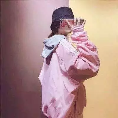 50歲女人微信頭像用哪類好：五十歲的大媽應該用什麼微信頭像才高端大氣上檔次