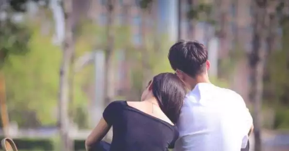 3、六五年的女人和六三年的男子婚配:六五年的男子找一個六三年的女人為伴好嗎