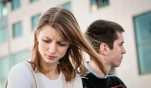 1、老公出軌該不該離婚過來人:老公出軌了，我該不該離婚