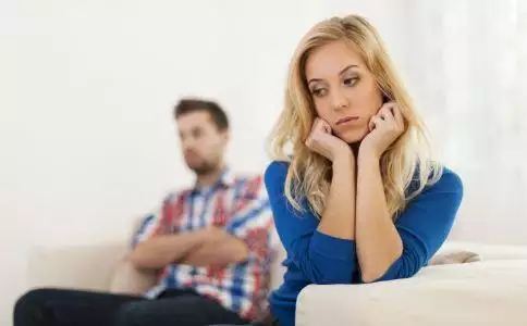 12、四十五歲男人容易出軌嗎:是不是四十五歲的男人最容易出軌，為什麼