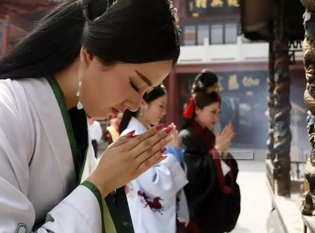 7、算命說婚姻動了:我去算命，那人說我的婚姻動了是什麼意思