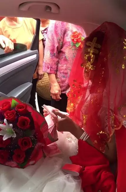 4、女方結婚配輛車男方家不要:你怎麼看待女方結婚必須買車買房的要求？